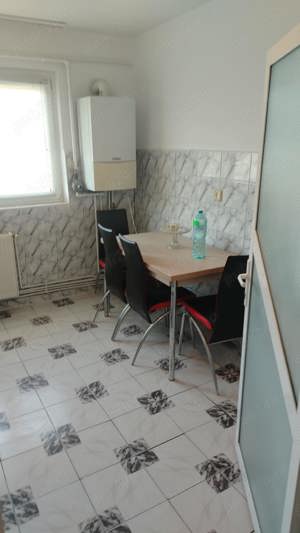 De vanzare apartament 2 camere, micro 11, zona linistita - imagine 15