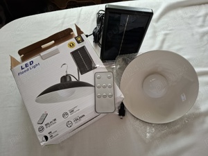 Lampa LED cu minipanou solar