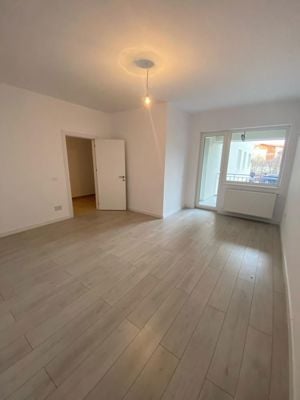 Apartament 3 camere, doua bai, bucatarie de 14 mp si balcon spatios - imagine 7