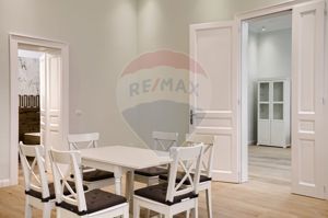 Apartament elegant într-o clădire istorică – Piața Mică, Arad - imagine 1