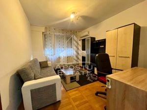 Apartament cu 2 camere, etaj intermediar, zona Lipovei