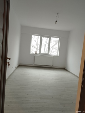 Vând apartament 3 camere decomandate,69 m, etaj 2  - imagine 3