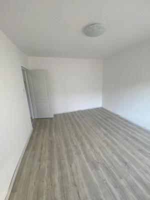 Vand apartament cu 1 cameră, etajul 3,zona Blascovici 