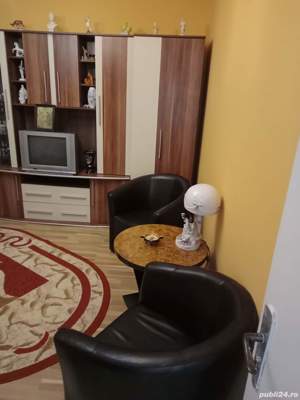 închiriez apartament 3 camere decomandat mobilat, centrală termică nouă, izolat termic,utilat. - imagine 2