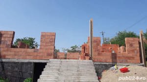 executam lucrări  - imagine 3