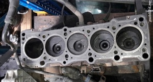 bloc-motor Vw LT 2,5tdi 109cp cod ANJ/AVR,pistoane noi,segmenti,tacheti noi,galerii,pompa ulei / apa