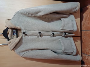 Vand geaca de femei, XL, în stare foarte bună 