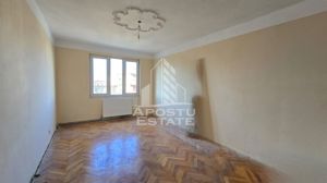 Apartament cu 2 camere, etaj intermediar, lift, zona Circumvalatiunii