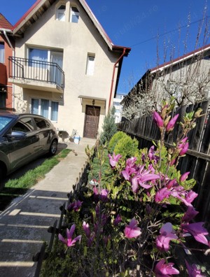 Vilă tip duplex 90 mp utili,curte 150 mp, aproape de metrou D. Leonida