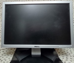 vând monitor "DELL"