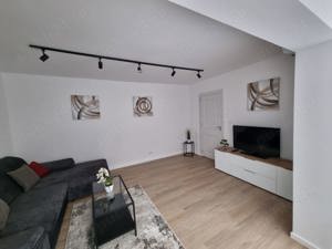 Închiriez apartament 3 camere - imagine 4