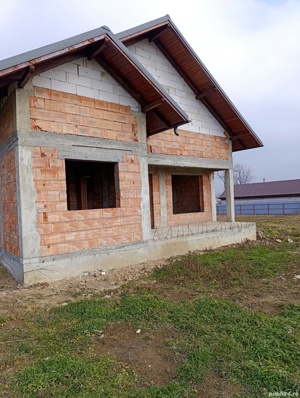 Casa la rosu, Tupilati  - imagine 11