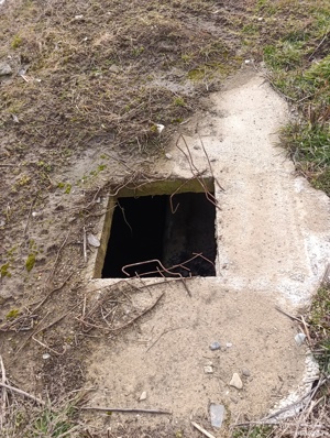 Casa la rosu, Tupilati  - imagine 4