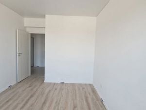 Apartament decomandat, 3 camere, 2 băi, balcon generos, Comision 0