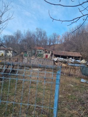 Vand casa batraneasca locuibila cu iesire la strada principala aflata in Buzau, Valea Fantanei! - imagine 2