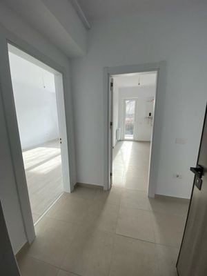 Apartament 3 camere, doua bai, bucatarie de 14 mp si balcon spatios - imagine 13