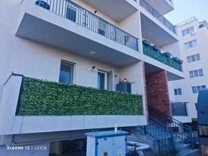 Apartament 3 camere, doua bai, bucatarie de 14 mp si balcon spatios