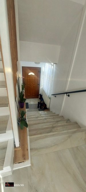 CASA TIP DUPLEX – Strada Amatiului- an renovare 2024 - imagine 2