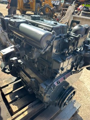 Motor Caterpillar 3054 - imagine 5