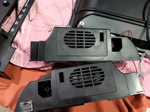 set 2 difuzoare 8ohm 10w de pe tv Vision vttv and32