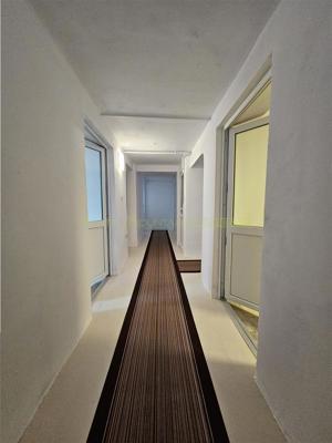 Spatiu birouri zona 13 Decembrie - imagine 4