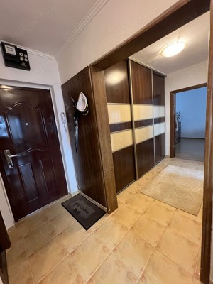 Vand apartament 2 camere - imagine 9