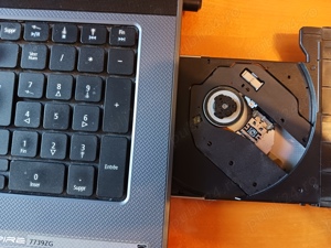 Laptop ACER ASPIRE 7739ZG Procesor Nvidia GeForce GT 520M HDD 640 Gb 17,3    - imagine 3