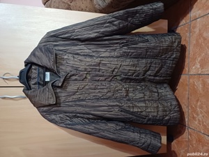 Vand geaca de femei, XL, in stare perfectă.