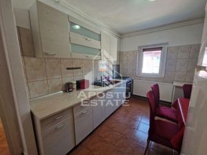 Apartament cu 3 camere in zona Complexului. centrala termica, boxa - imagine 7