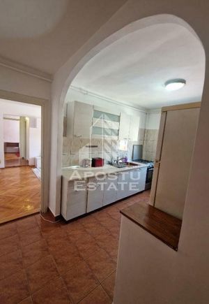 Apartament cu 3 camere in zona Complexului. centrala termica, boxa - imagine 9