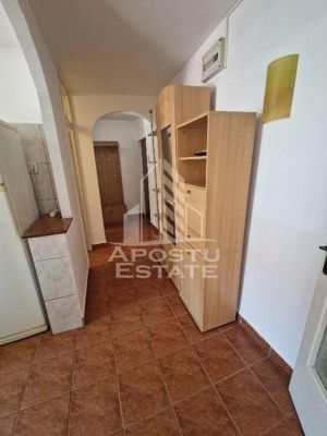 Apartament cu 3 camere in zona Complexului. centrala termica, boxa - imagine 11