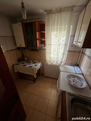 De vanzare Apartament cu 3 camere - imagine 4