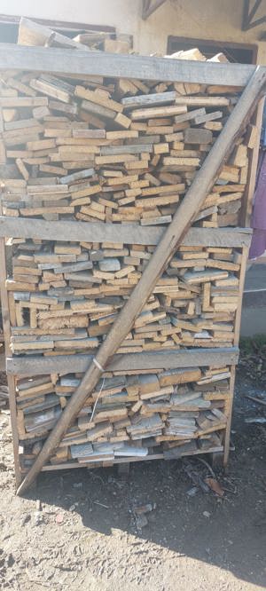 Lemn de foc deseuri brad din constructii