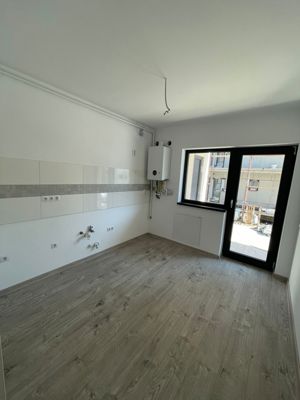 2 camere studio de vanzare langa metrou - imagine 4