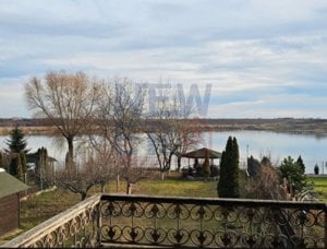 Vila de vânzare cu ieșire la lac Peris