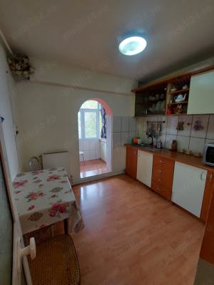 Vanzare apartament 3 camere, zona Spitalul Judetean - Targoviste - imagine 2