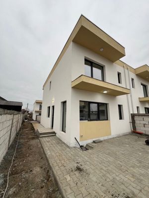 Vila tip duplex moderna, Comuna Berceni, Str. Calugareni, acces rapid Bucuresti - imagine 3