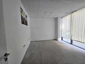 Spatiu comercial de inchiriat, stradal Bd. Metalurgiei, vad comercial excelent - imagine 11