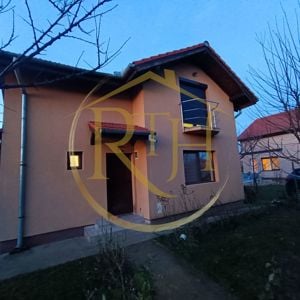 Casa individuala Giroc in vatra statului, Aproape de Biserica