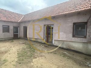 Casa plus teren de vânzare în Balinț,comision ,,0'' - imagine 4