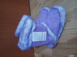 Vand cizmulițe de casă noi, îmblănite, numarul 39.