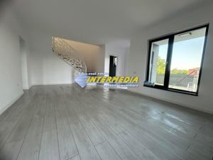 Casa 4 camere finisata complet Cetate cu toate utilitatile - imagine 18