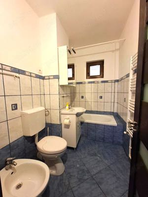 Apartament 3 Camere Ultracentral ,etaj 1 , garaj si boxa - imagine 8