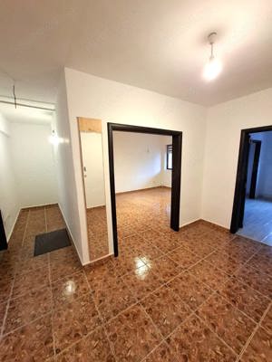 Apartament 3 Camere Ultracentral ,etaj 1 , garaj si boxa - imagine 4