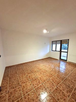 Apartament 3 Camere Ultracentral ,etaj 1 , garaj si boxa - imagine 3