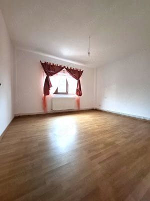 Apartament 3 Camere Ultracentral ,etaj 1 , garaj si boxa - imagine 9