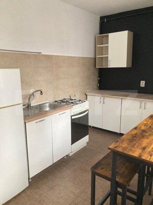 Apartament cu 2 camere, 45 mp, zona Centrala - imagine 2