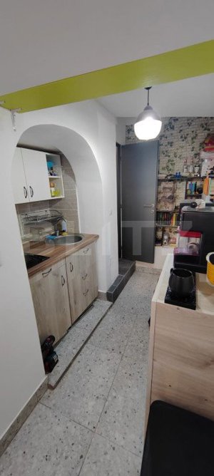 Apartament de vanzare, cu 2 camere, 32 mp, zona centrala  - imagine 3