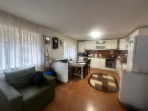 OPORTUNITATE! Casa individuala, 6 camere, 180 mp+1400 mp teren, zona Campului - imagine 3