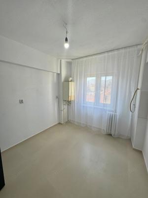 Apartament 2 camere, decomandat,zona Ultracentrala - imagine 6